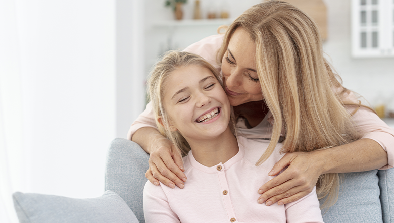 Como os pais podem ajudar adolescentes a cuidar da saúde auditiva