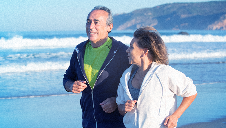 Saiba quais os cuidados com o aparelho auditivo para quem mora no litoral
