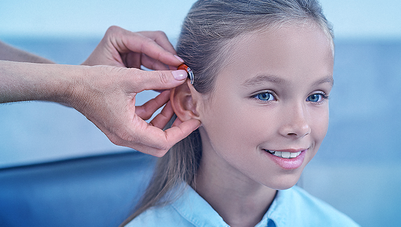 Adaptação dos aparelhos auditivos em crianças
